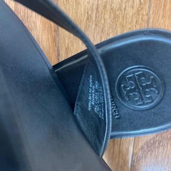 Tory Burch Black Leather Sandals with Gold Medallion - Picture 7 of 7